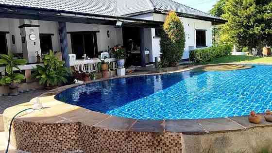 4 Bedroom Pool Villa for Sale in Pattaya Pattaya