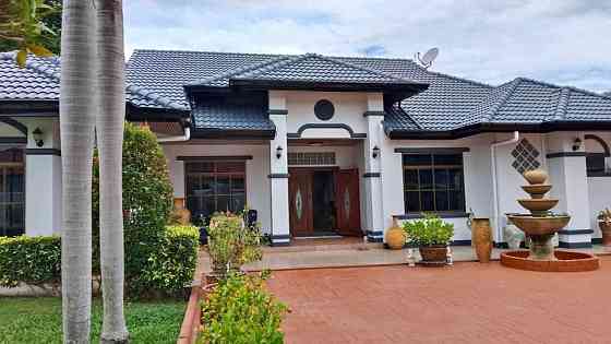 4 Bedroom Pool Villa for Sale in Pattaya Pattaya