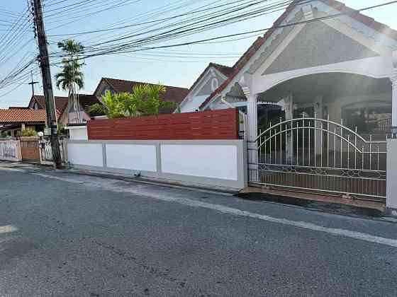 4 Bedroom Pool Villa for Sale in Pattaya Pattaya
