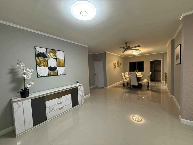 4 Bedroom Pool Villa for Sale in Pattaya Pattaya - photo 4
