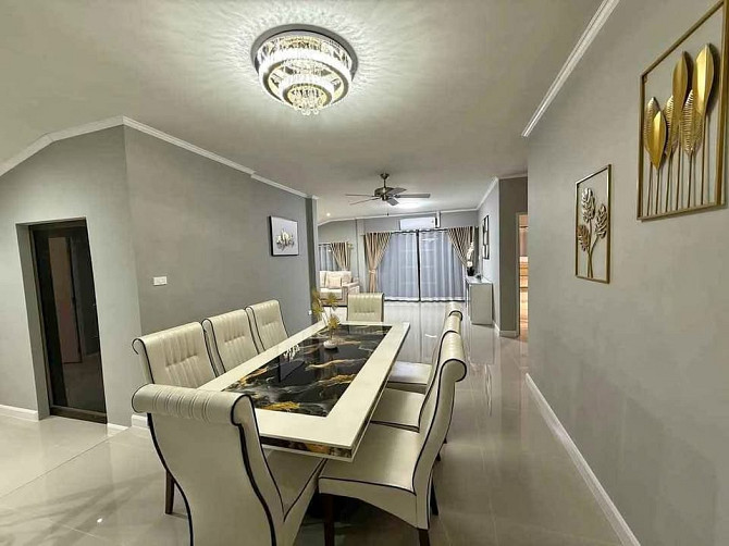 4 Bedroom Pool Villa for Sale in Pattaya Pattaya - photo 1