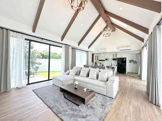 5 Bedroom Pool Villa for Sale near Pattaya Pattaya