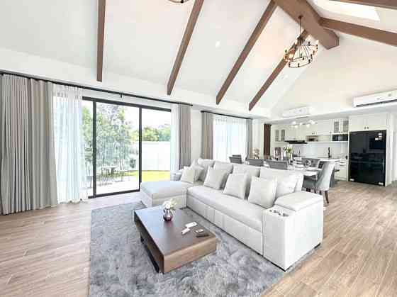5 Bedroom Pool Villa for Sale near Pattaya Pattaya