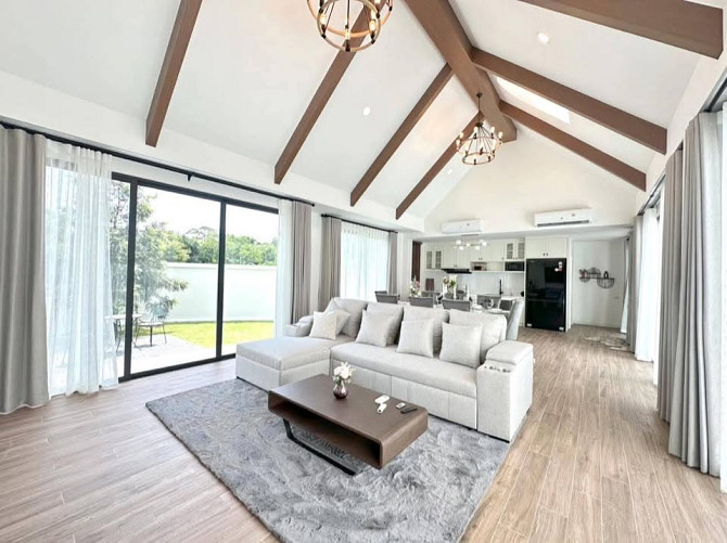 5 Bedroom Pool Villa for Sale near Pattaya Pattaya - photo 1