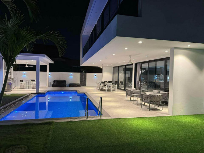 Luxury 750 SQM Villa for Sale in Pratumnak Hill Pattaya - photo 11