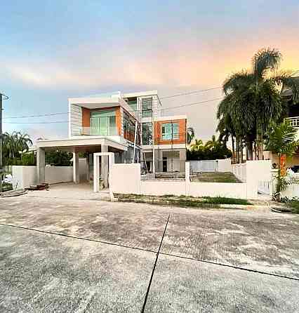 4 Bedroom Pool Villa for Sale in Chalong ภูเก็ต