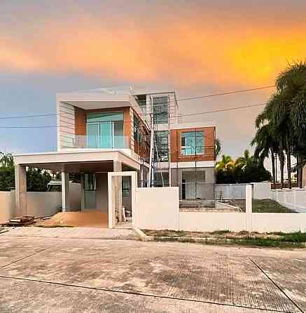 4 Bedroom Pool Villa for Sale in Chalong ภูเก็ต