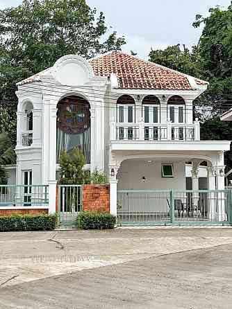 3 Bedroom Detached House with Communal Pool for Sale Phuket