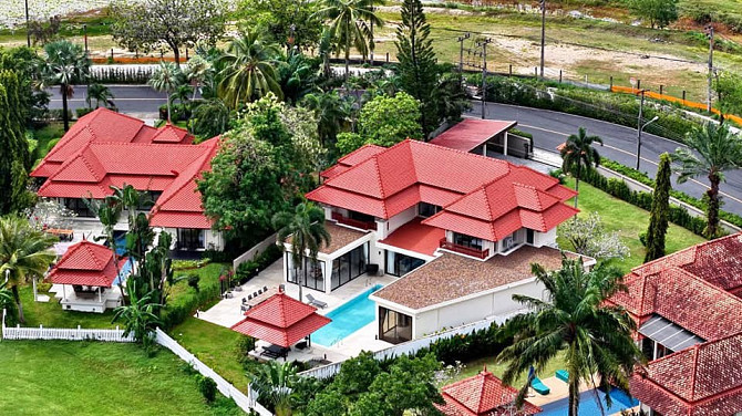 6 Bedroom Pool Villa for Sale in Laguna Phuket - photo 1
