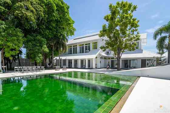 6 Bedroom Pool Villa for Sale in Bophut Samui