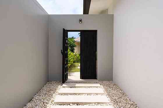 6 Bedroom Pool Villa for Sale in Maenam Samui
