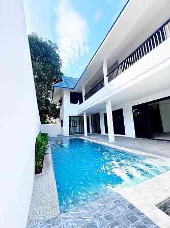 5 Bedroom Pool Villa for Sale in Bonkai Samui