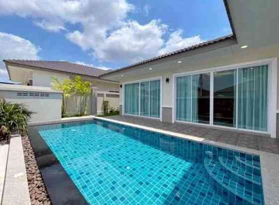 House with Bedrooms: 3 and Bathrooms: 3 Pattaya