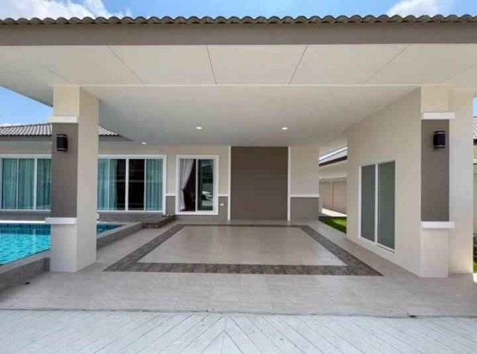 House with Bedrooms: 3 and Bathrooms: 3 Pattaya - photo 3