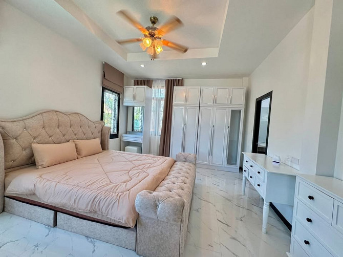 House with Bedrooms: 5 and Bathrooms: 4 Pattaya - photo 16