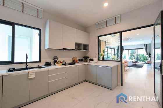4 Beds 5 Baths House Pattaya