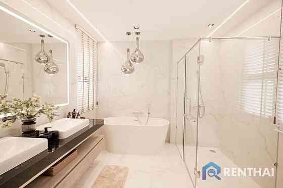 4 Beds 5 Baths House Pattaya