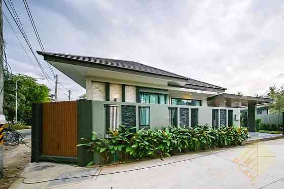 3 beds 3 baths House Pattaya