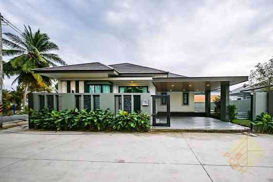 3 beds 3 baths House Pattaya