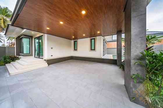 3 beds 3 baths House Pattaya