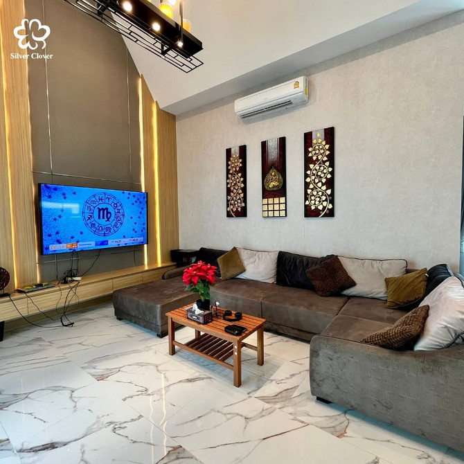 House with Bedrooms: 3 and Bathrooms: 4 Pattaya - photo 2