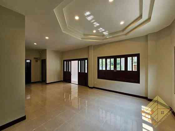 3 beds 2 baths House Pattaya