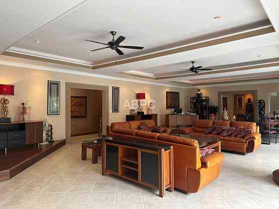 4 Beds 5 Baths House Pattaya