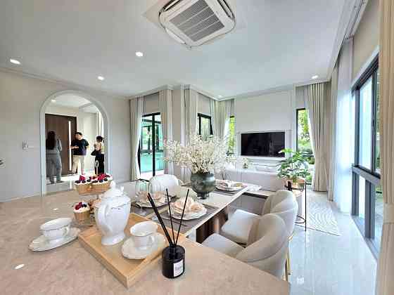 4 Beds 5 Baths House Pattaya