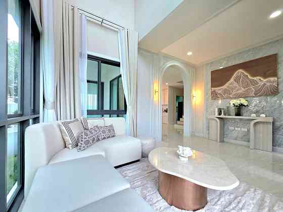 4 Beds 5 Baths House Pattaya