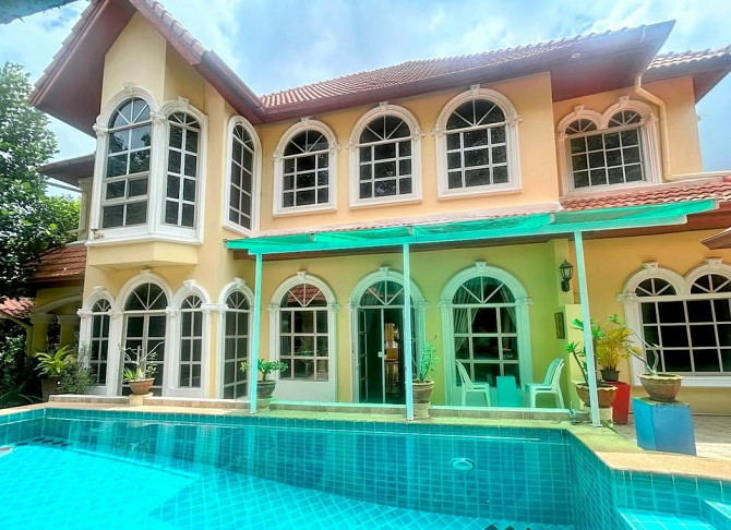 4 beds 4 baths House Pattaya - photo 1