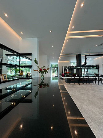 House with Bedrooms: 4 and Bathrooms: 5 Pattaya - photo 7