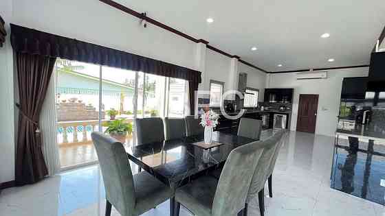 4 Beds 3 Baths House Pattaya