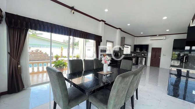4 Beds 3 Baths House Pattaya - photo 5