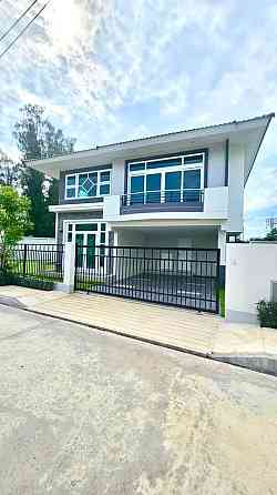 4 bedroom, 3 bathroom house Phuket