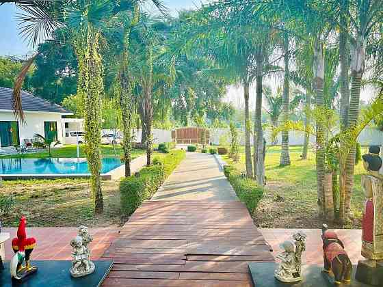 5 bedrooms 5 bathrooms - Detached house Pattaya