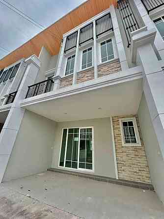 4 Beds 3 Baths - House Pattaya