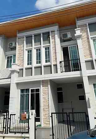 4 bedroom, 2 bathroom townhouse Pattaya