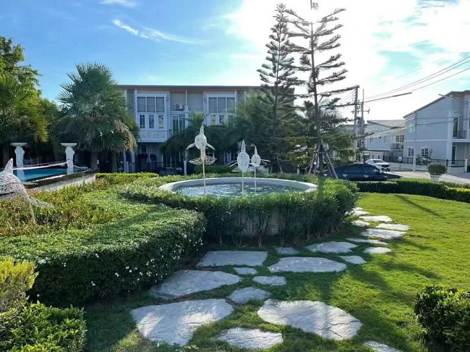 4 bedroom, 2 bathroom townhouse Pattaya - photo 3
