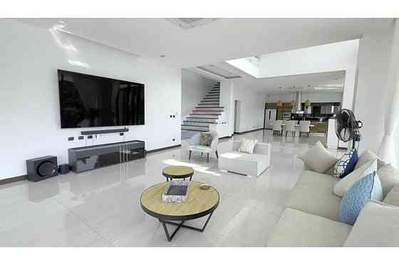 5 bedroom, 6 bathroom house Samui