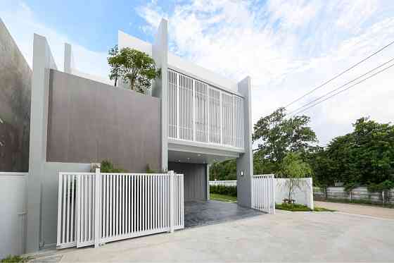 House with Bedrooms: 4 and Bathrooms: 5 ภูเก็ต