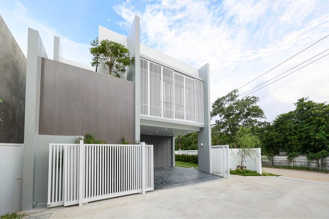 House with Bedrooms: 4 and Bathrooms: 5 Phuket - photo 4