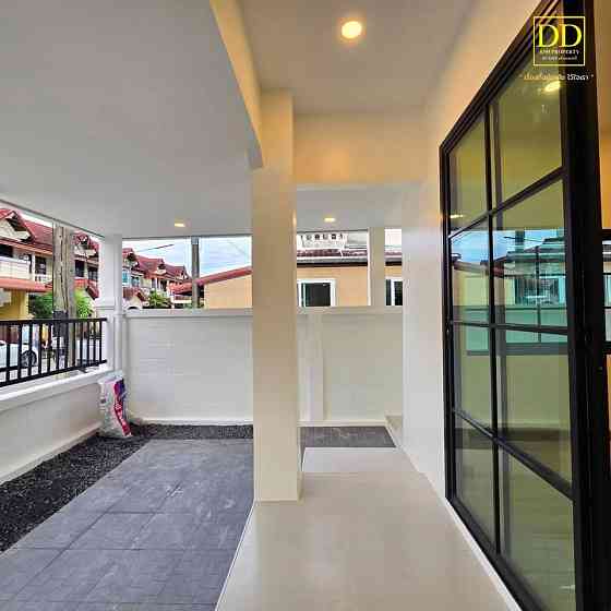 4 bedroom, 2 bathroom townhouse ภูเก็ต