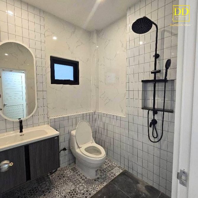 4 bedroom, 2 bathroom townhouse Phuket - photo 7