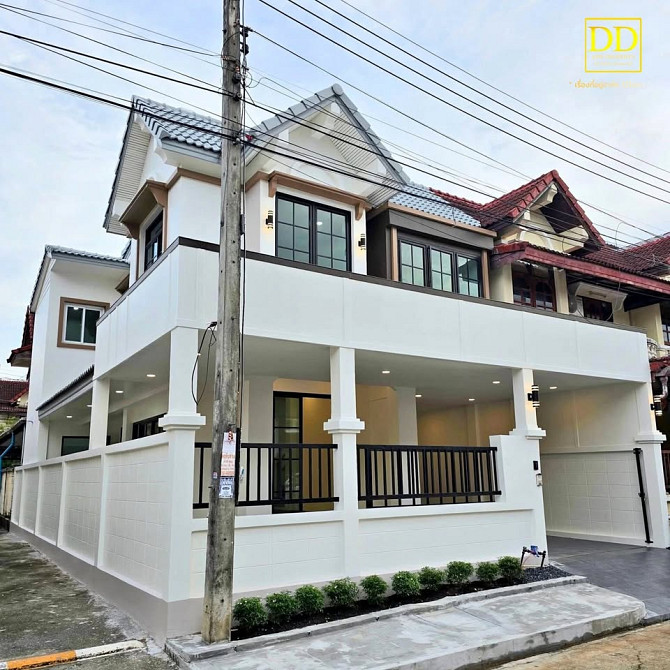 4 bedroom, 2 bathroom townhouse Phuket - photo 1