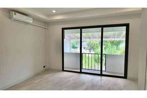 2 Beds 2 Baths Townhouse Samui