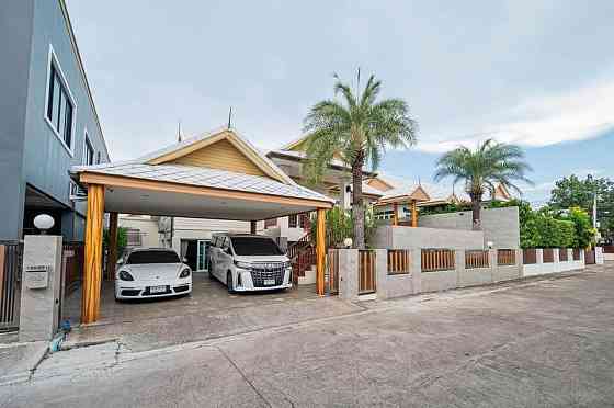 6 Bedroom Pool Villa for Rent in Amorn Village Pattaya