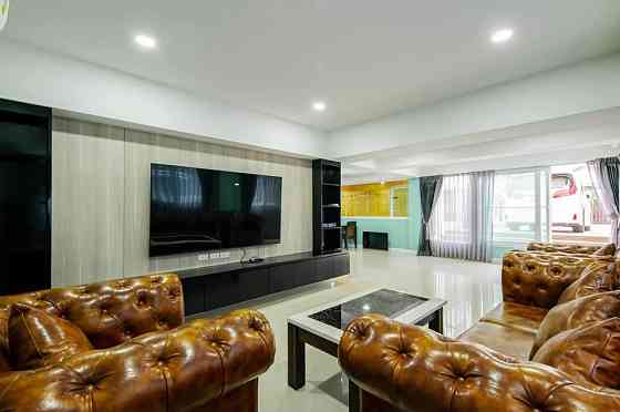 6 Bedroom Pool Villa for Rent in Amorn Village Pattaya