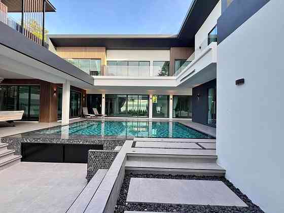 7 Bedroom Pool Villa for Sale in Na Jomtien Pattaya