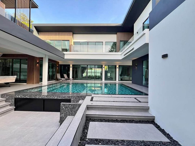 7 Bedroom Pool Villa for Sale in Na Jomtien Pattaya - photo 1