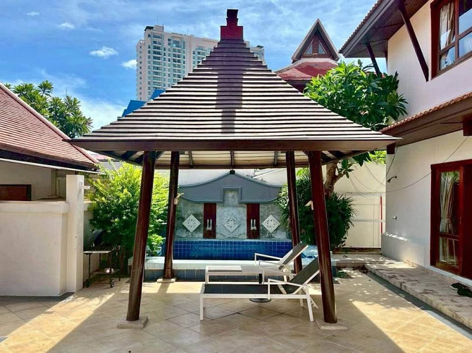 4 Bedroom Pool Villa for Sale in Thappraya Pattaya - photo 1